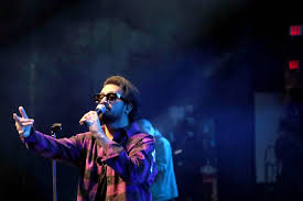 ফিলিস্তিনি মানুষের পাশে শিল্পী আতিফ আসলাম