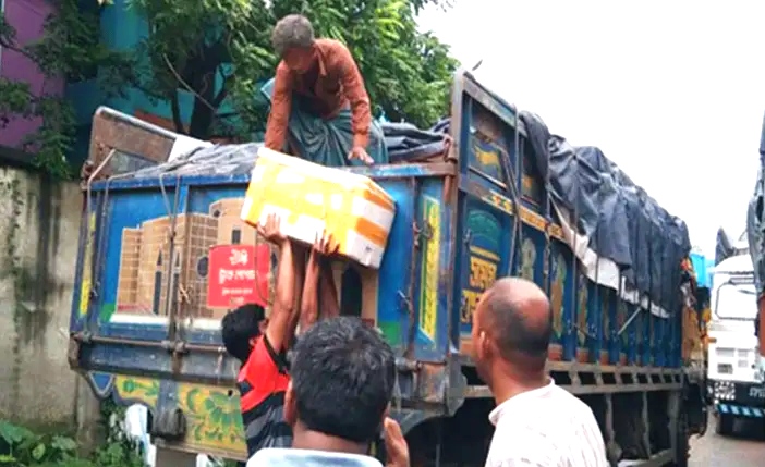 ১২০০ টাকা কেজিতে ভারতে গেল ১৮ মেট্রিক টন ইলিশ