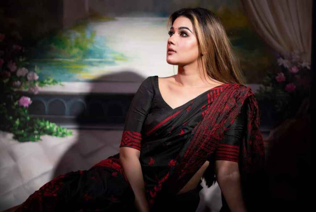 নিজেকে ছাগল বলে জাহির করলেন মাহি