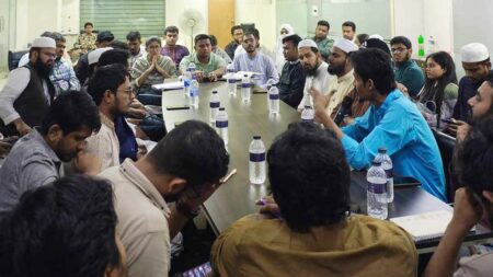 বৈষম্যবিরোধীদের ডাকে এক টেবিলে ১৭ ছাত্র সংগঠনের নেতারা