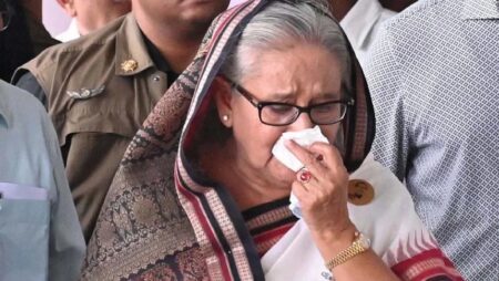 পলাতক নেতাদের ২৬ মার্চ দেশে ফেরা উচিত, বলছেন আওয়ামী লীগ নেতা