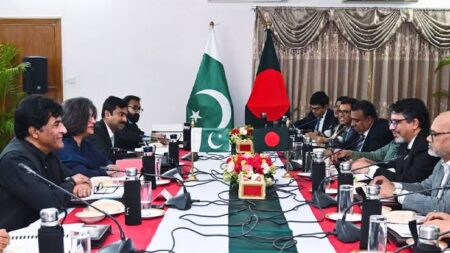 গণহত্যা ও সম্পদ ফেরতের আলোচনায় রাজি পাকিস্তান