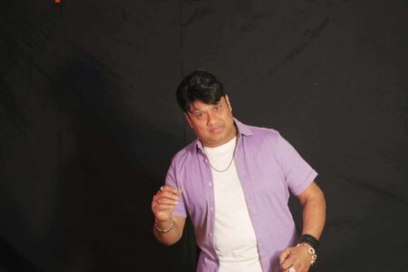 টাঙ্গাইলের সন্তান জিন্নাহ খান গাইলেন রবীন্দ্রনাথকে নিয়ে গান