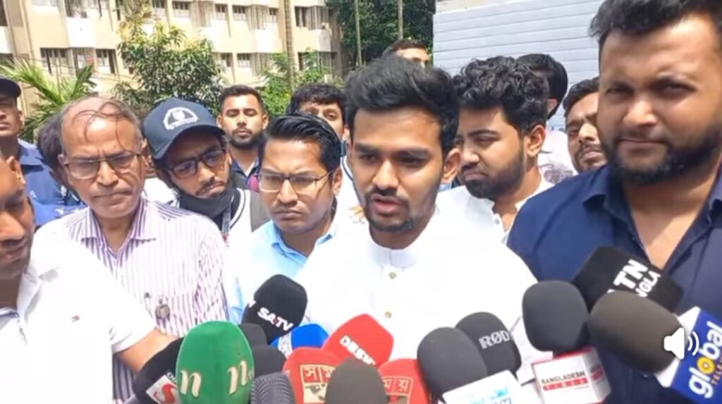 ইশরাক হোসেন ইস্যুতে আমাকে দোষারোপ করা সমীচীন হবে না: আসিফ