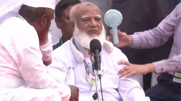 জামায়াত আমির ভাষণে হঠাৎ পড়ে গেলেন