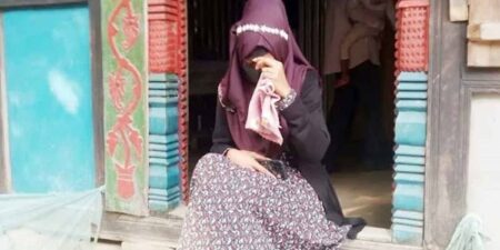 “বিয়ের দাবিতে অনশনে বৈষম্যবিরোধী নেত্রী, অভিযুক্ত নিষিদ্ধ ছাত্রলীগ নেতা”