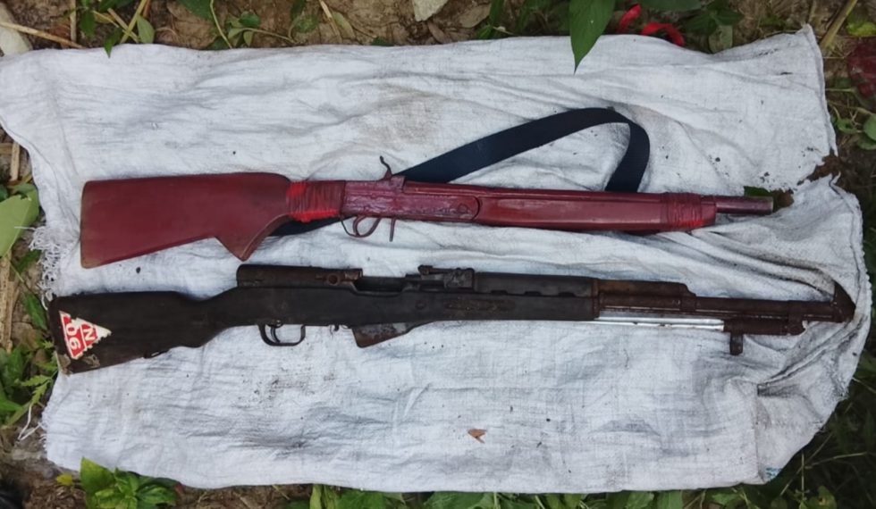 নরসিংদীর রায়পুরায় মসজিদসংলগ্ন জঙ্গল থেকে অস্ত্র উদ্ধার