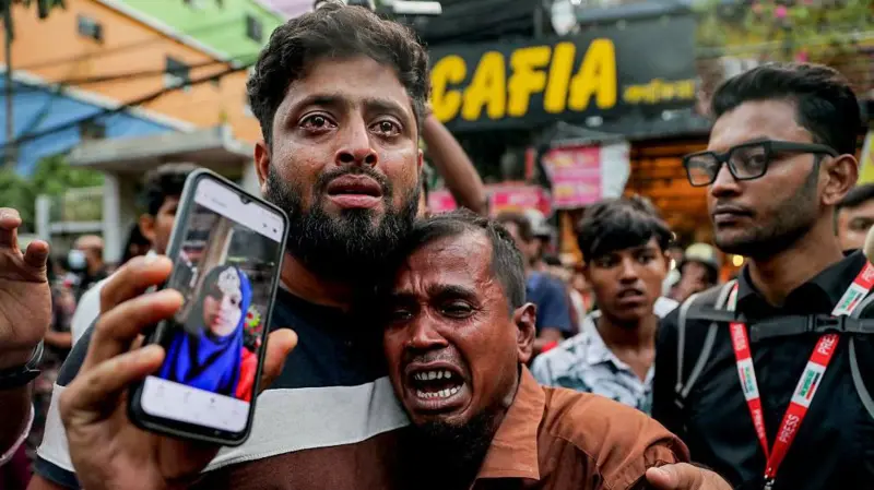 মিরপুরে পোশাক কারখানায় ভয়াবহ অগ্নিকাণ্ডে নিহত ১৬, আরও বাড়তে পারে সংখ্যা