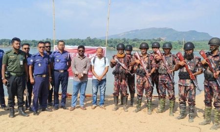 যাদুকাটা নদীতে বিজিবির টহল, বন্ধ অবৈধ বালু উত্তোলন