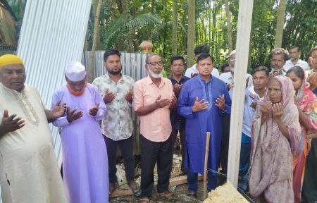 ধনবাড়ীতে কর্নেল (অব.) আসাদের হাতে অসহায় বৃদ্ধার নতুন ঘর