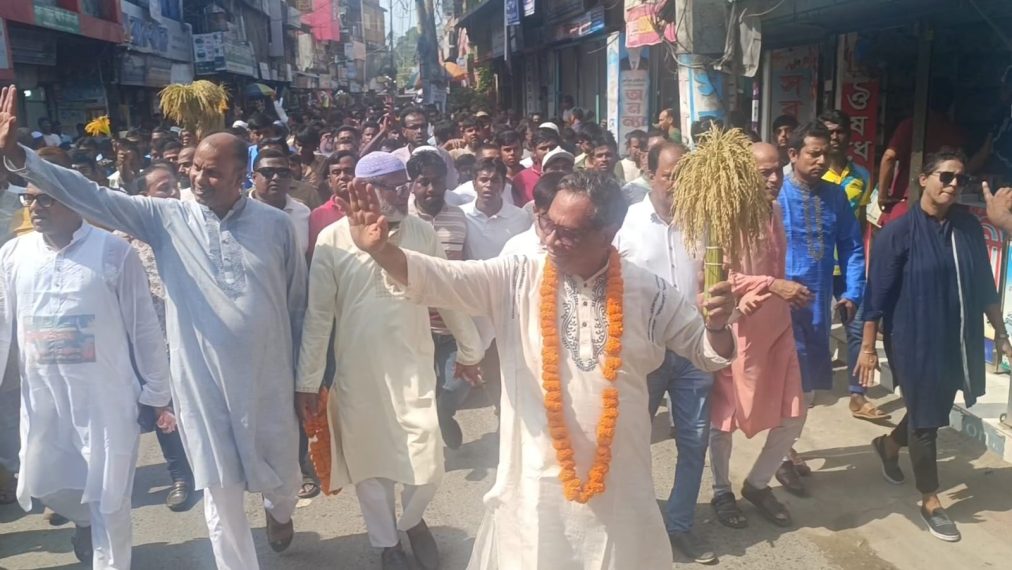 শাহজাদপুরে ধানের শীষের প্রার্থী ড. এমএ মুহিতকে সংবর্ধনা