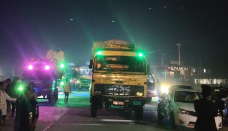 রায়গঞ্জে দুর্ঘটনায় পশু চিকিৎসক নিহত, মহাসড়ক বন্ধ