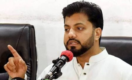 তারেক রহমানের দেশে না ফেরা নিরাপত্তাজনিত : ইশরাক হোসেন