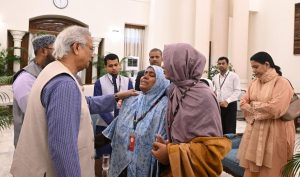 ওসমান হাদির পরিবারের সঙ্গে প্রধান উপদেষ্টার সাক্ষাৎ