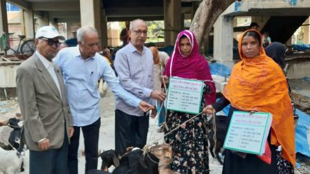 বাংলাদেশ এনজিও ফাউন্ডেশনের অর্থায়নে ৪৮টি ছাগল বিতরণ