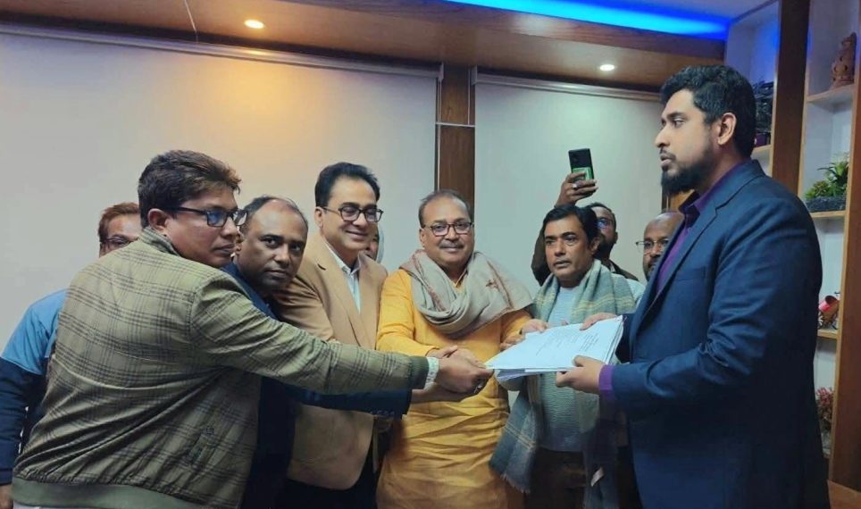 তৃণমূল নেতাকর্মীদের ভালোবাসায় সিক্ত তৃপ্ত: দিলেন মনোনয়নপত্র জমা