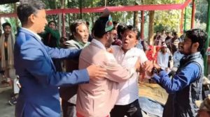 বক্তব্য ঘিরে চাকসু ভিপিকে মারতে তেড়ে এলেন ছাত্রদল সভাপতি