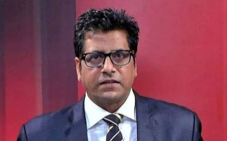 সাংবাদিক আনিস আলমগীরকে ডিবি কার্যালয়ে নেওয়া হয়েছে