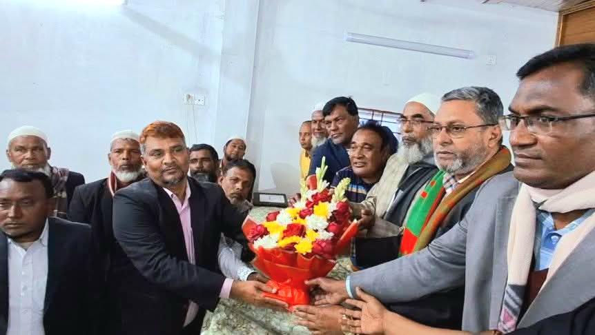 চাঁদপুরে আওয়ামী লীগ ছেড়ে বিএনপিতে যোগ দিলেন দুই শতাধিক নেতাকর্মী