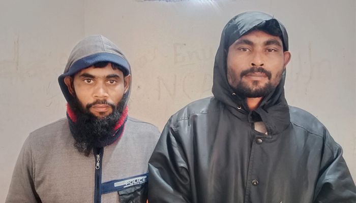 গোপালগঞ্জে মা-বাবাকে জীবন্ত কবর দেওয়ার চেষ্টা