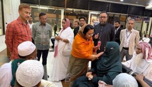 ঢাকায় ফ্লাইট বন্ধ, মধ্যপ্রাচ্যগামী যাত্রীরা বিমানবন্দরে আটকা