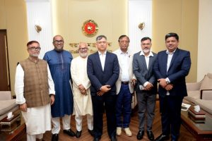 স্বরাষ্ট্রমন্ত্রীর সঙ্গে নবনিযুক্ত ছয় সিটি প্রশাসকের সৌজন্য সাক্ষাৎ