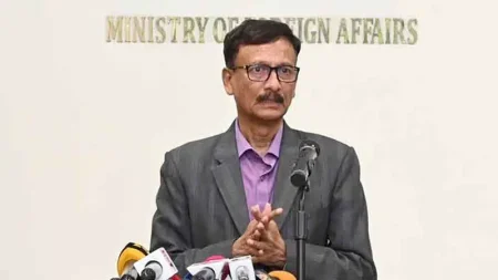 ভিসা পেতে অনেক উপদেষ্টা আগেই কূটনৈতিক পাসপোর্ট জমা দিয়েছেন।