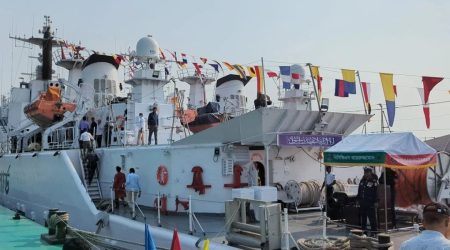 মোংলায় স্বাধীনতা দিবসে নৌবাহিনী ও কোস্ট গার্ডের যুদ্ধজাহাজ উন্মুক্ত