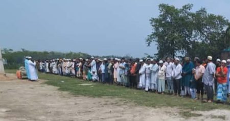 ফেরিঘাটে নদীতে বাস ডুবি: মা-শিশু সন্তানের দাফন আশুলিয়ায়