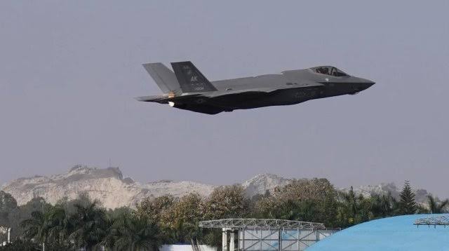 ভুলে তিন মার্কিন যুদ্ধবিমান ভূপাতিত করেছে কুয়েত: যুক্তরাষ্ট্র