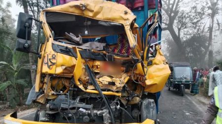 দাঁড়িয়ে থাকা ট্রাকে অপর ট্রাকের ধাক্কায় ছেলে নিহত, বাবা আহত