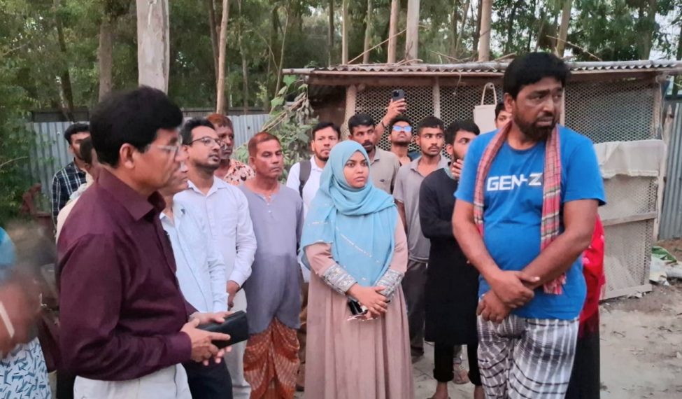 টাঙ্গাইলে কৃষক কার্ড নিয়ে বিতর্ক, মাঠে নেমে মিলল সত্য