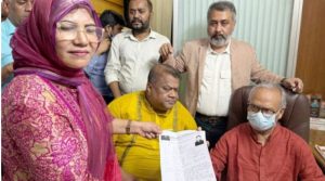 বিএনপির নারী আসনে মনোনয়ন জমা দিলেন মিনি আক্তার ঊর্মি
