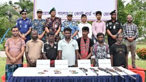 সুন্দরবনের বনদস্যু ছোট সুমন বাহিনীর ফের আত্মসমর্পণ