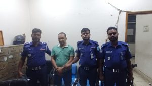 গোপালগঞ্জে ১০ বছরের সাজাপ্রাপ্ত পলাতক আসামি ইমিগ্রেশনে গ্রেপ্তার