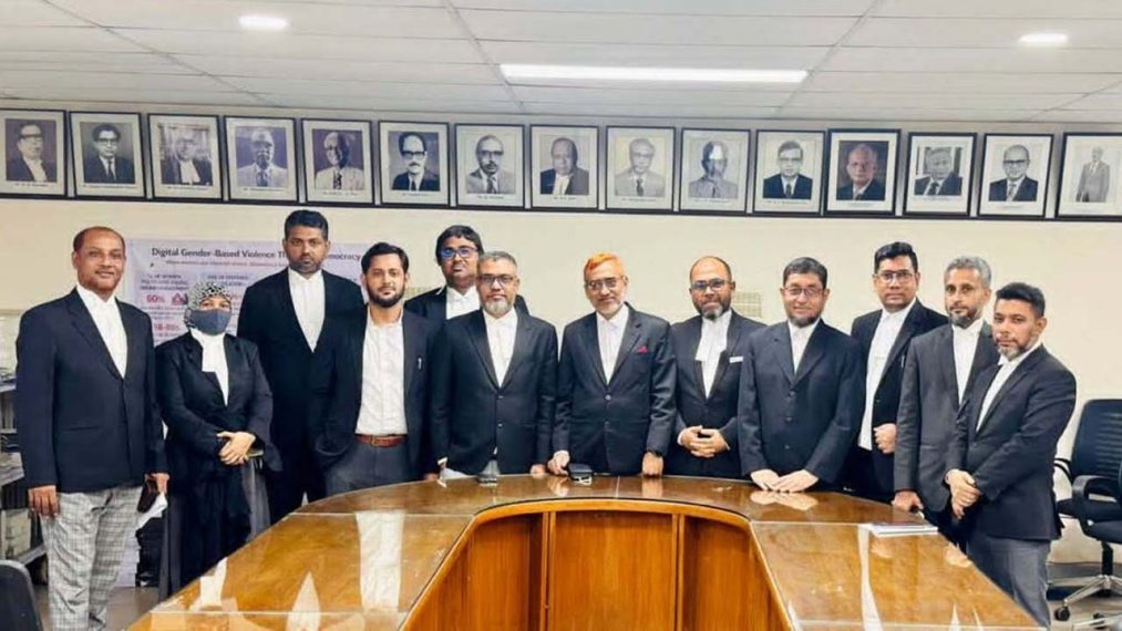 জুলাই সনদ বাস্তবায়ন না করায় ১৮ আইন কর্মকর্তার পদত্যাগ