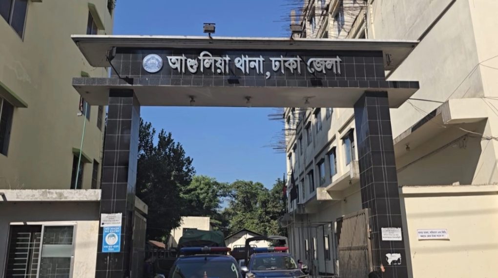 আশুলিয়ায় কিশোরীকে সংঘবদ্ধ ধর্ষণ, গ্রেপ্তার ৩ যুবক