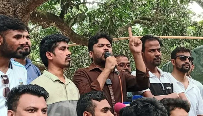 ছাত্রলীগ নেতাকর্মী ধরিয়ে দিলে ১০ হাজার টাকা পুরস্কারের ঘোষণা রাবি ছাত্রদলের