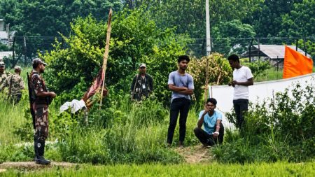 ১৭ দিন শূন্যরেখায় থাকার পর হঠাৎ উধাও ৩ যুবক, রহস্যে ঘেরা রৌমারী সীমান্ত
