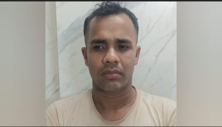 আশুলিয়ায় চলন্ত বাসে ধর্ষণচেষ্টা, প্রাণ বাঁচাতে লাফ; চালক আটক