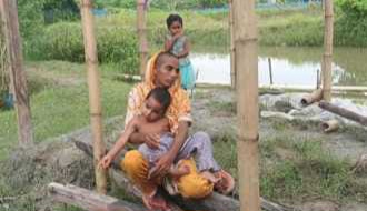 সংসার চালাতে মাথার চুল বিক্রি করলেন রামপালের রেহেনা বেগম